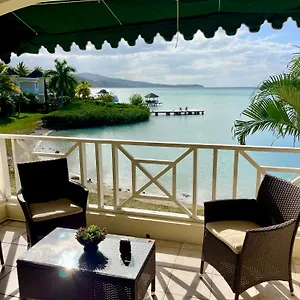 https://luxury-poolside-oasisthe-lagoons.hotelsmontegobay.org